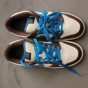 Nike low top dunks w/psychedelic swirl pattern